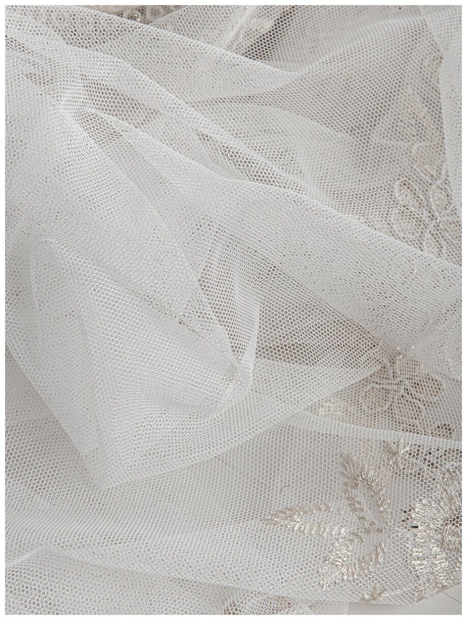 Тюль с вензелями