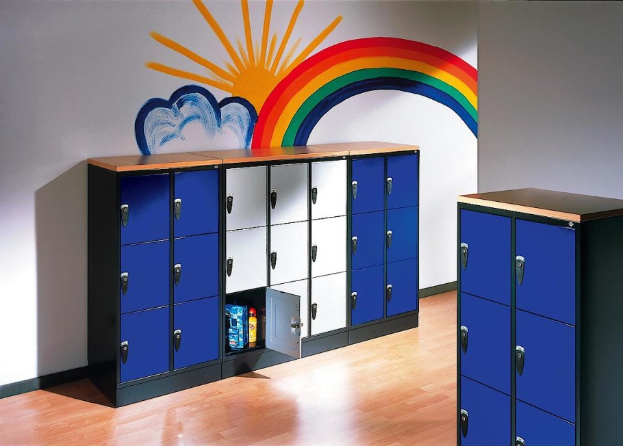 Шкафчики в школе