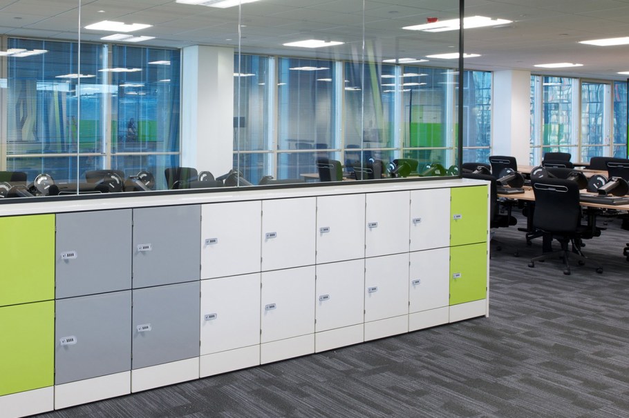 Шкаф с локерами для офиса