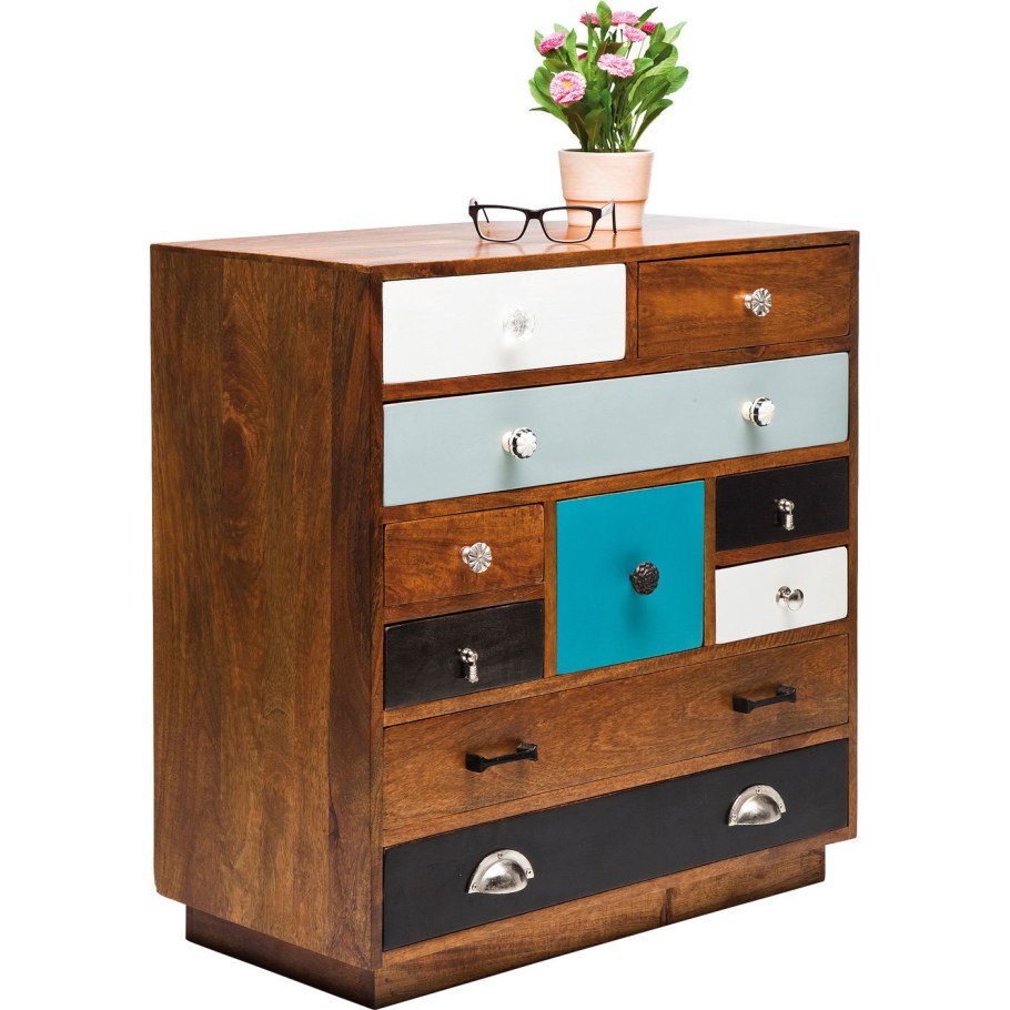 Комод с разноцветными ящиками