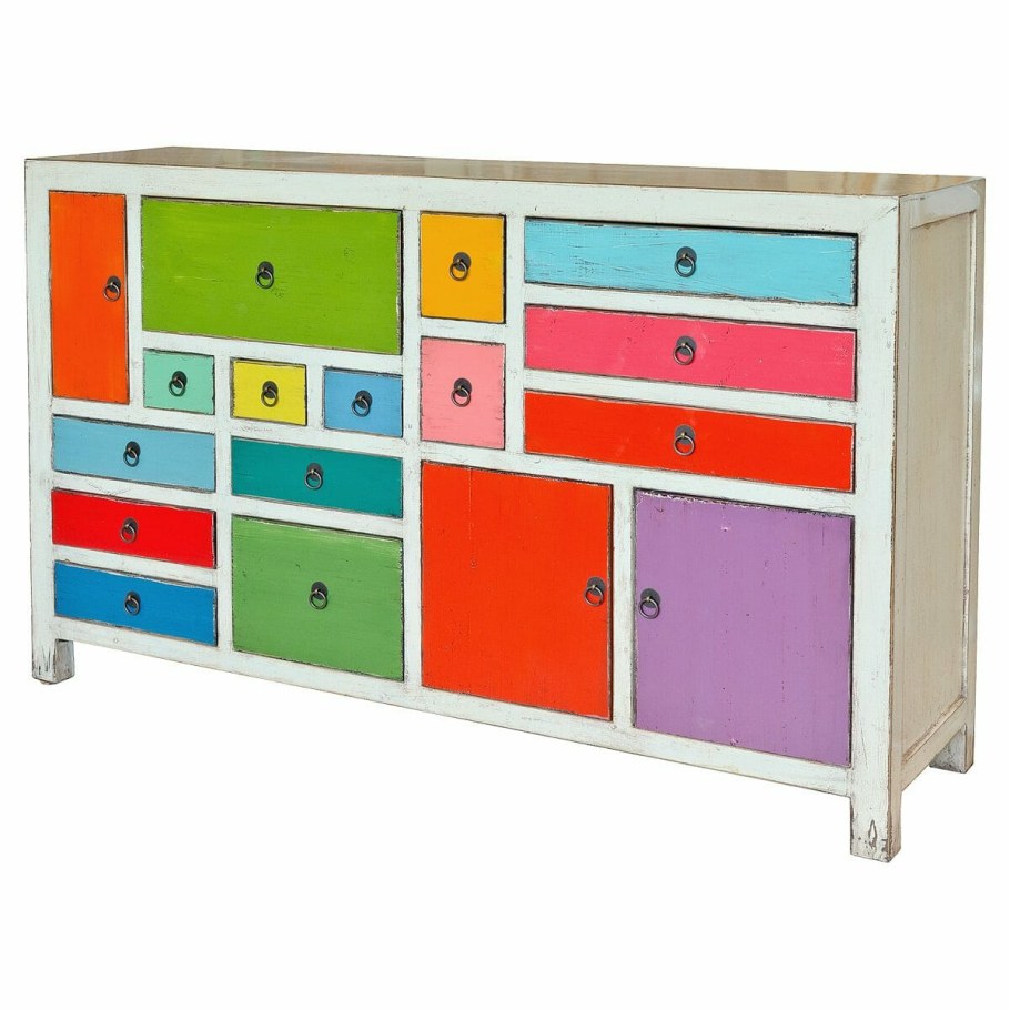 Комод с разноцветными ящиками