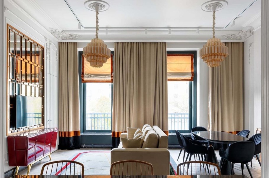 Человек в интерьере