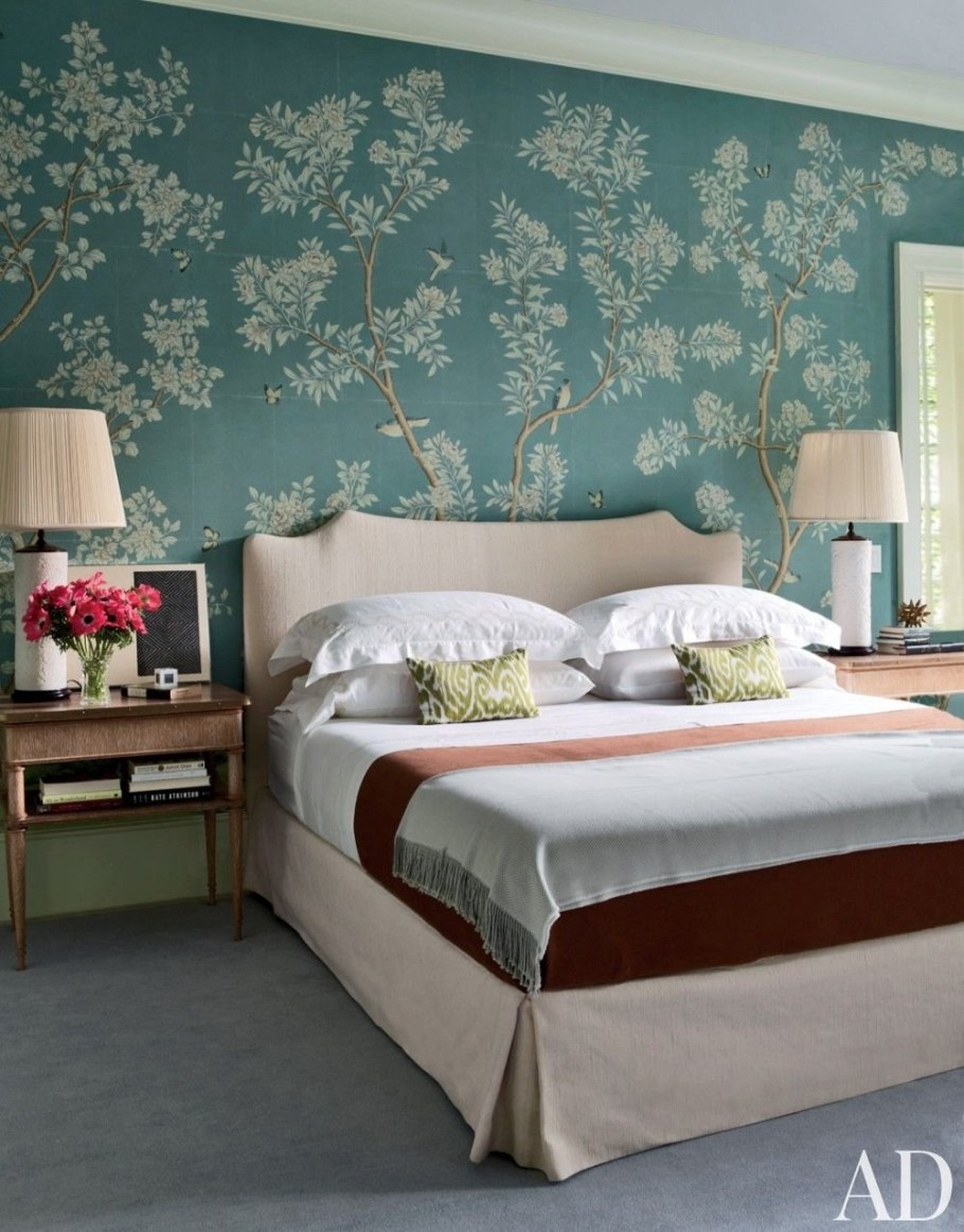 Обои в голубых тонах для спальни