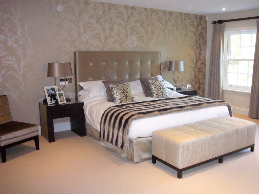 Спальня в бежевых тонах