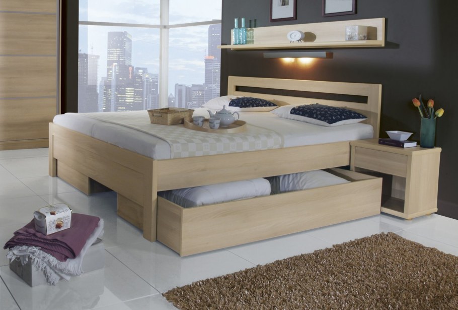 Кровать с выдвижными ящиками