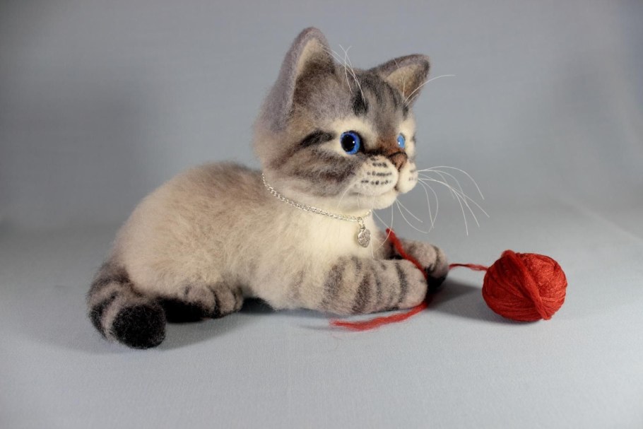 Сухое валяние игрушки