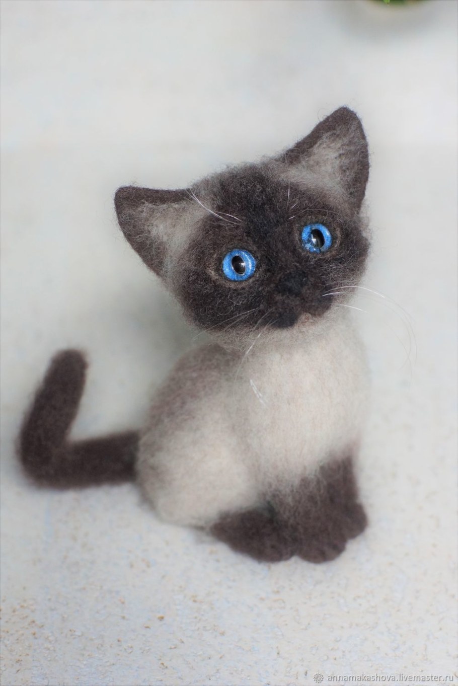 Сухое валяние котенок