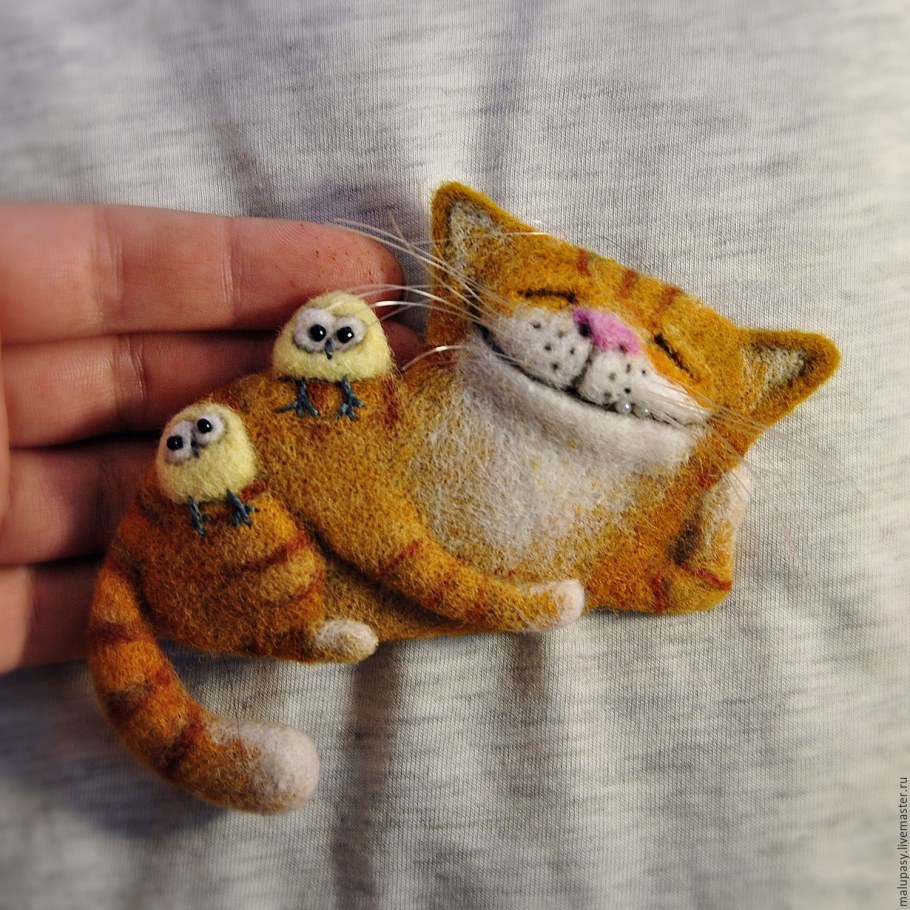 Брошь валяние