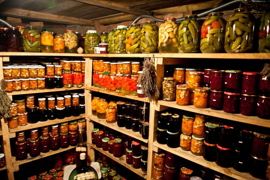 Погреб с заготовками