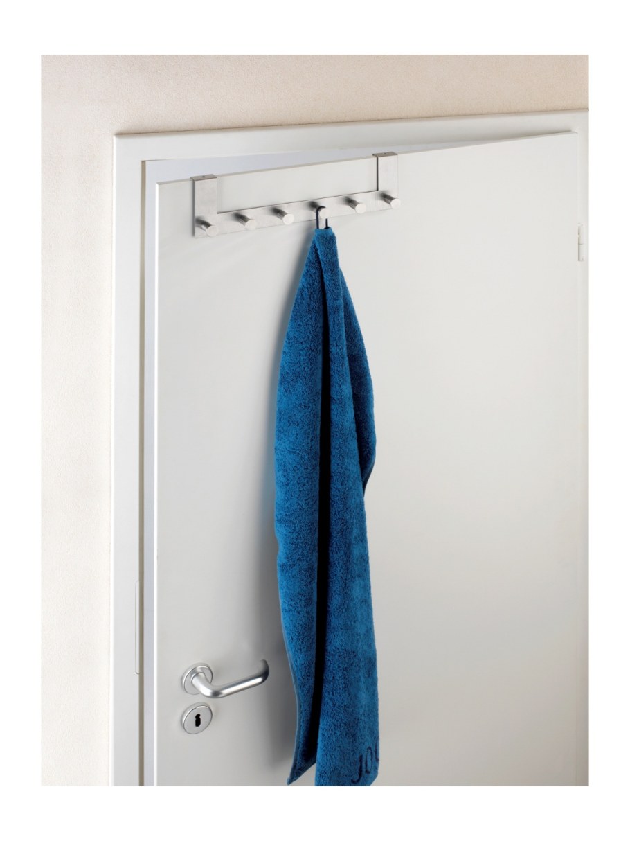 Вешалка на дверь в ванную