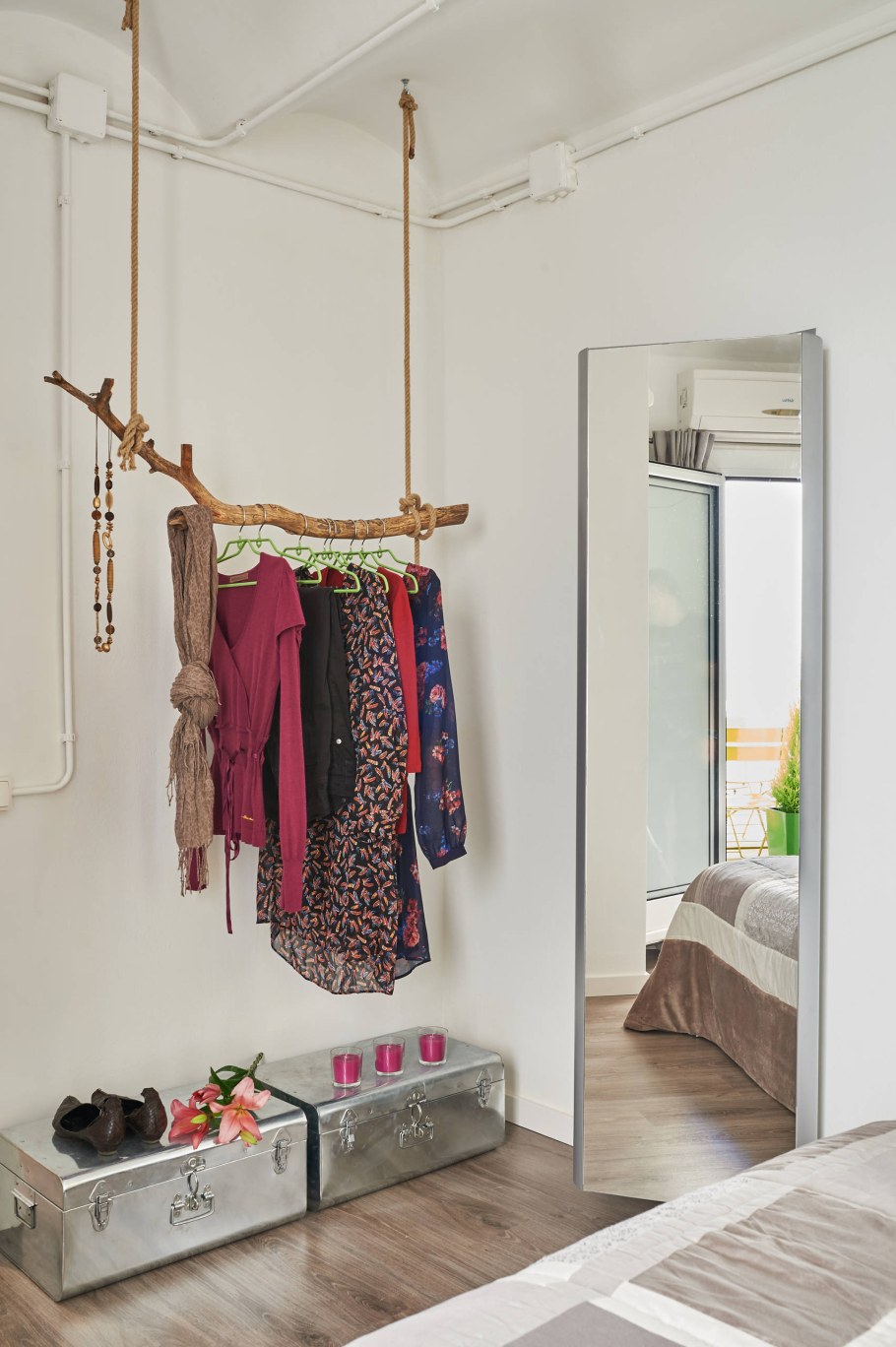 Подвесная вешалка для одежды