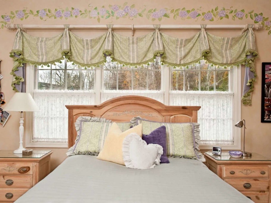 Шторы для спальни в стиле Прованс и Кантри