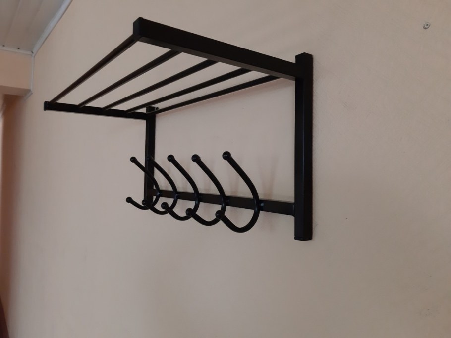 Вешалка настенная из профильной трубы