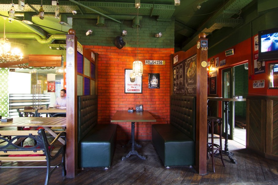 Интерьер паба в ирландском стиле