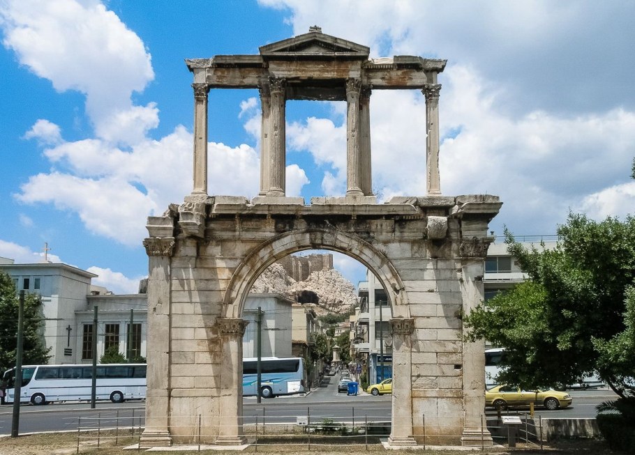 Арка императора Адриана в Афинах