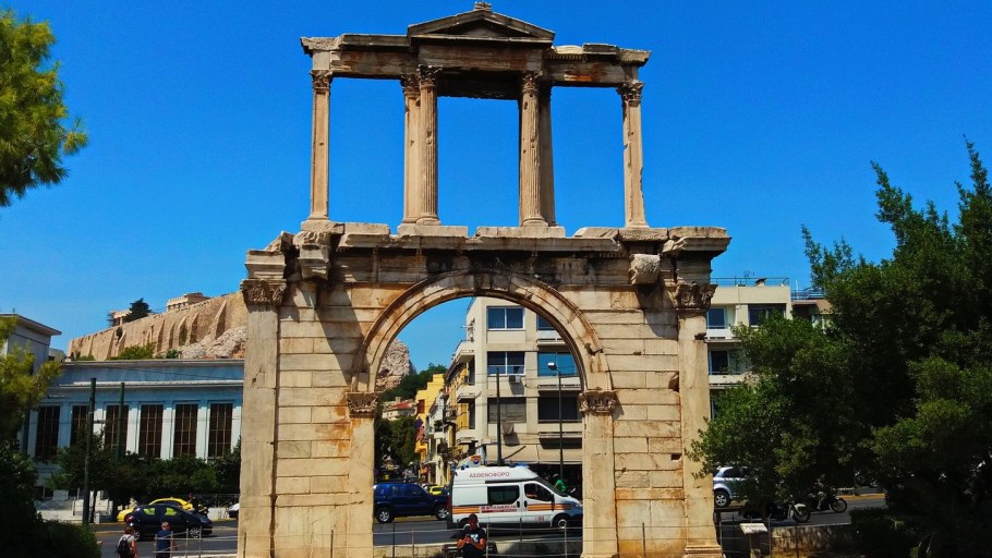 Арка императора Адриана в Афинах