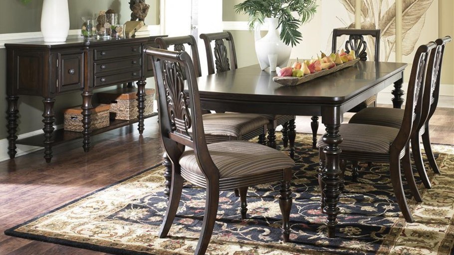 Стол для гостиной массив