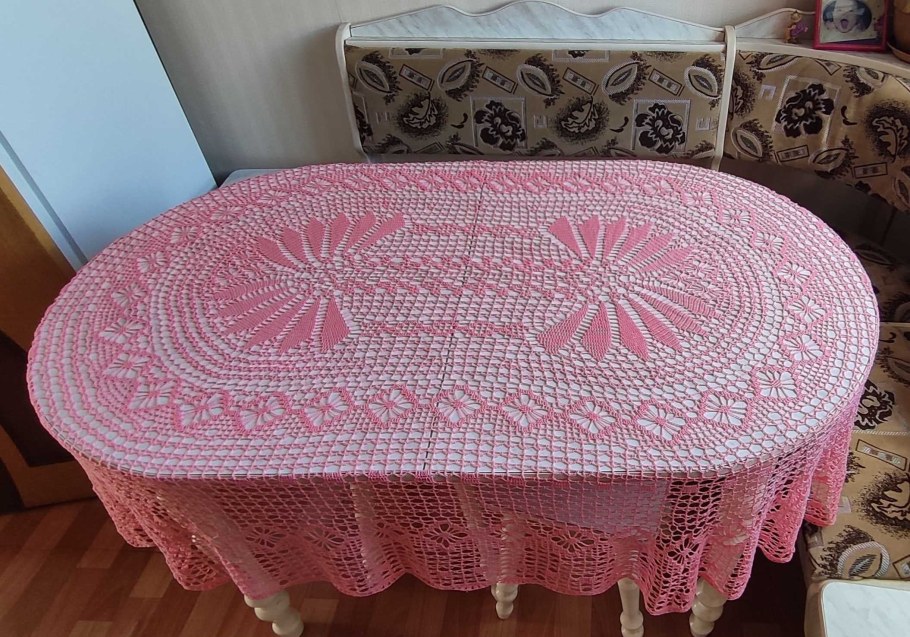 Кружевная скатерть