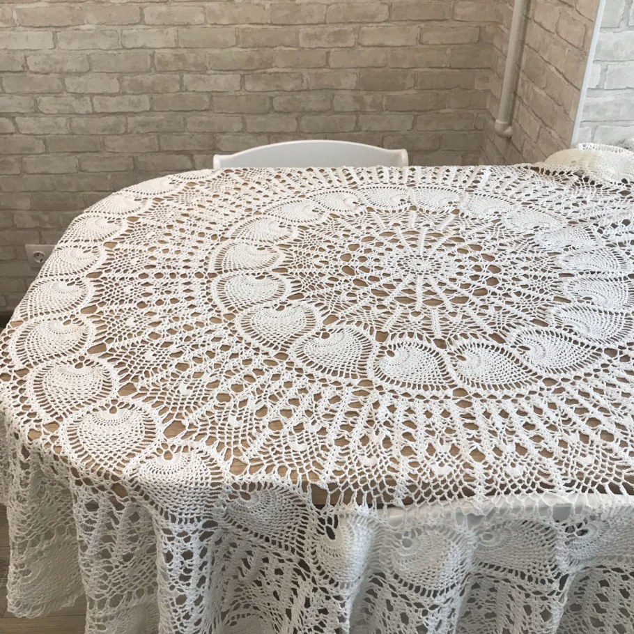 Вязаная скатерть прямоугольная