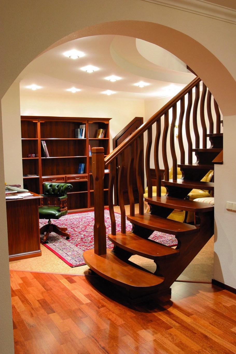 Комната с лестницей