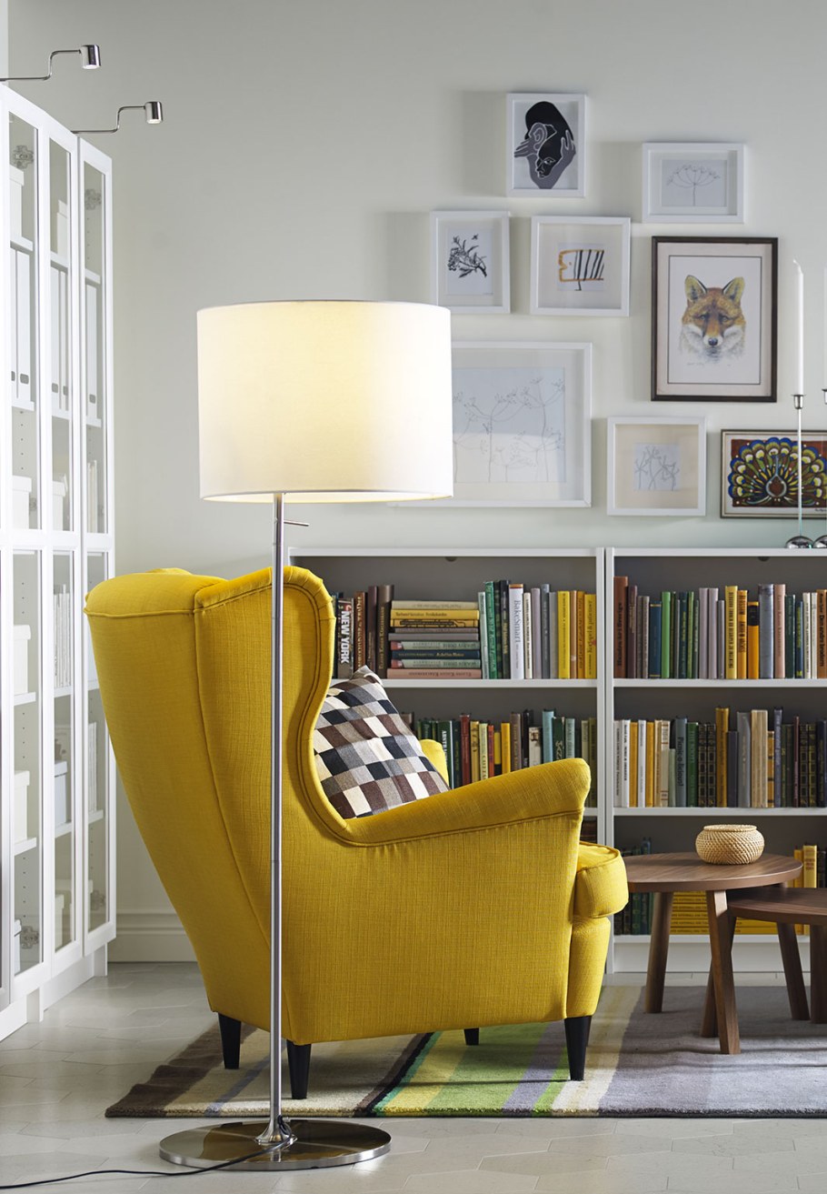 Кресло икеа желтое СТРАНДМОН В интерьере