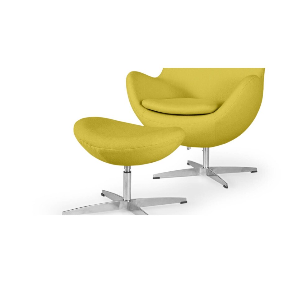 Кресло горчичного цвета