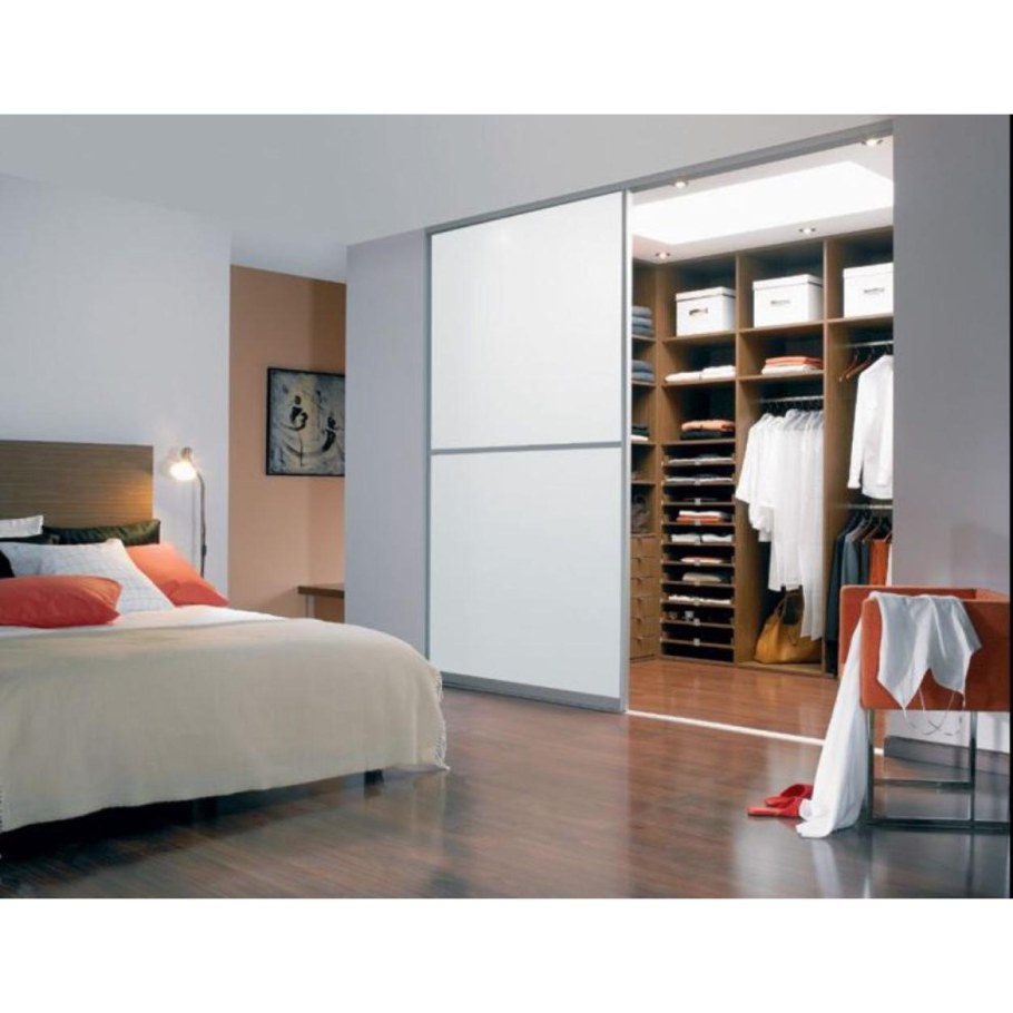 Garderobnaia v spalne