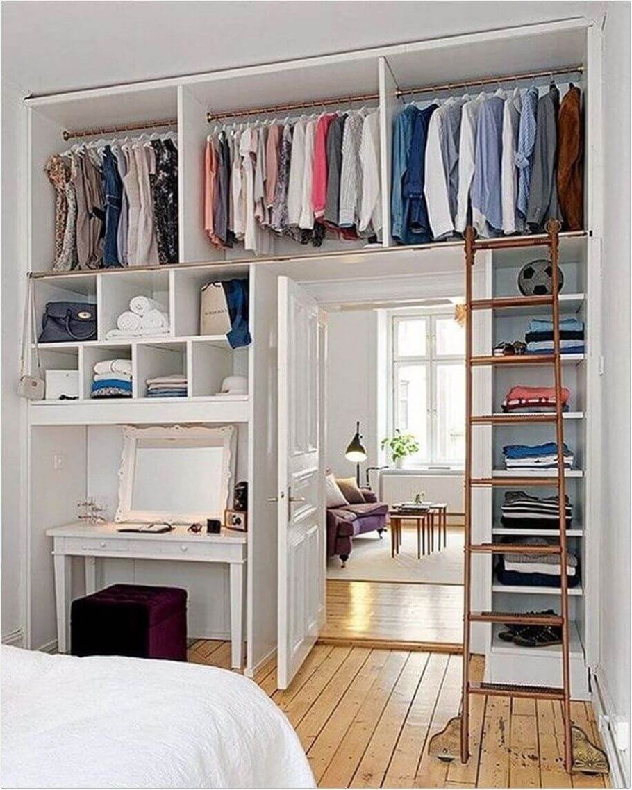 Гардеробная в маленькой комнате
