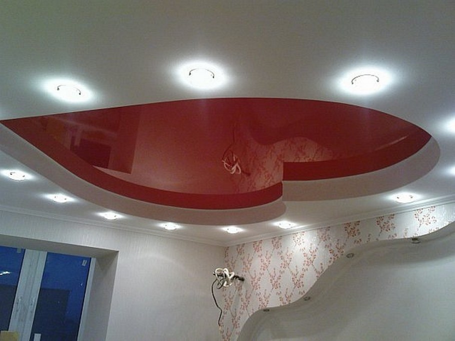 Двухуровневый натяжной потолок фигурный