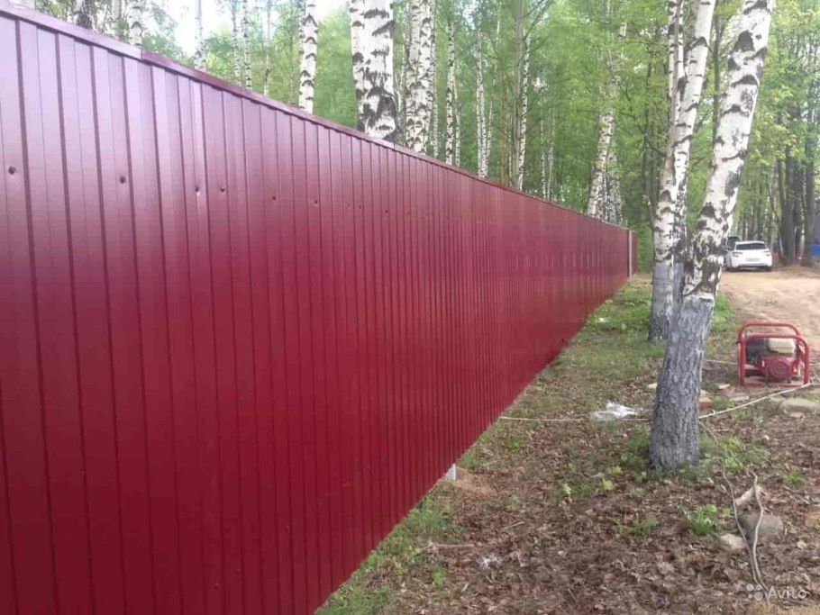 Профлист вишня рал 3005 с п планкой забор