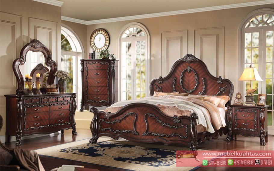 Мебель для спальни Королевский стиль коричневый яркий