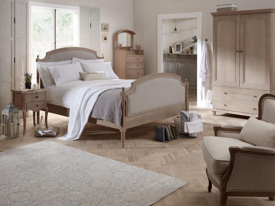 Кровать во французском стиле