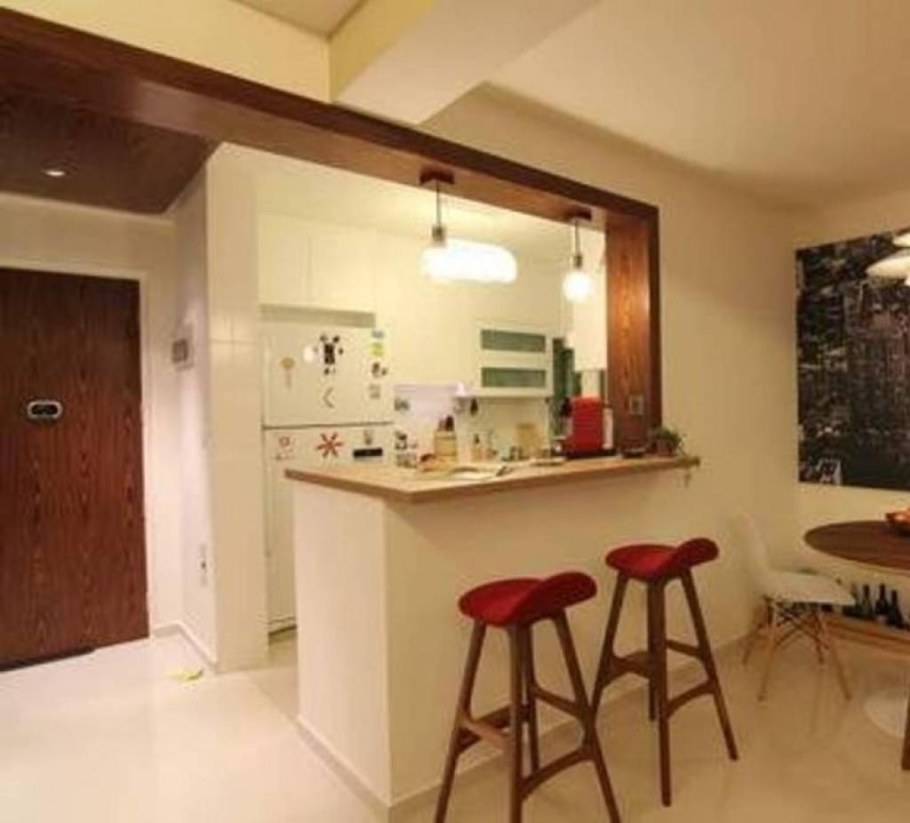 Барная стойка в столовой