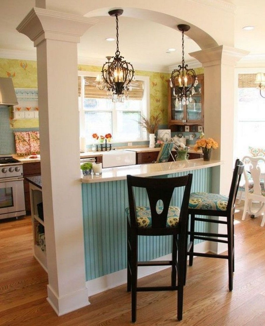 Барная стойка в стене между кухней