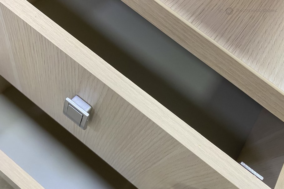 Дуб Кобург цвет