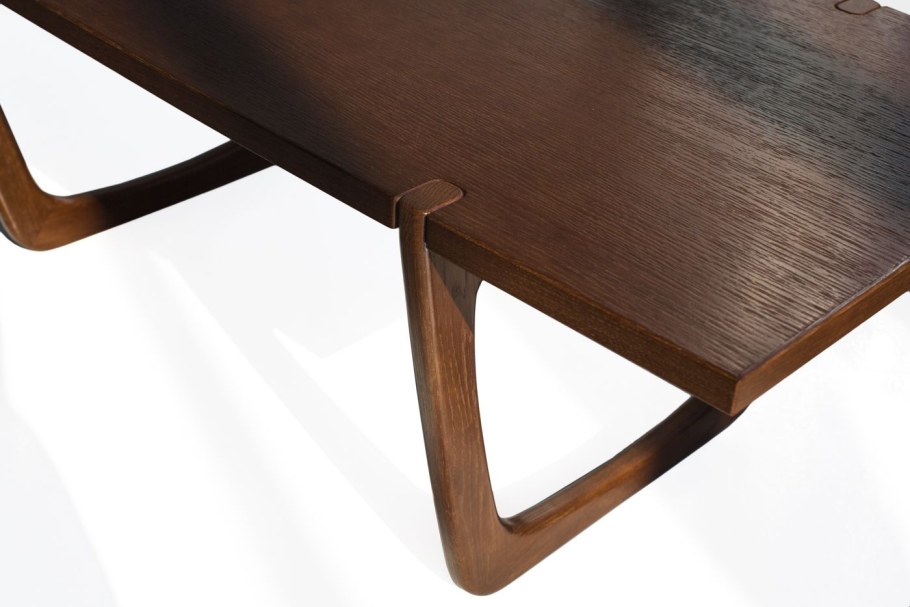 Журнальный столик, отделка шпон ореха w, матовый серо-бежевый лак