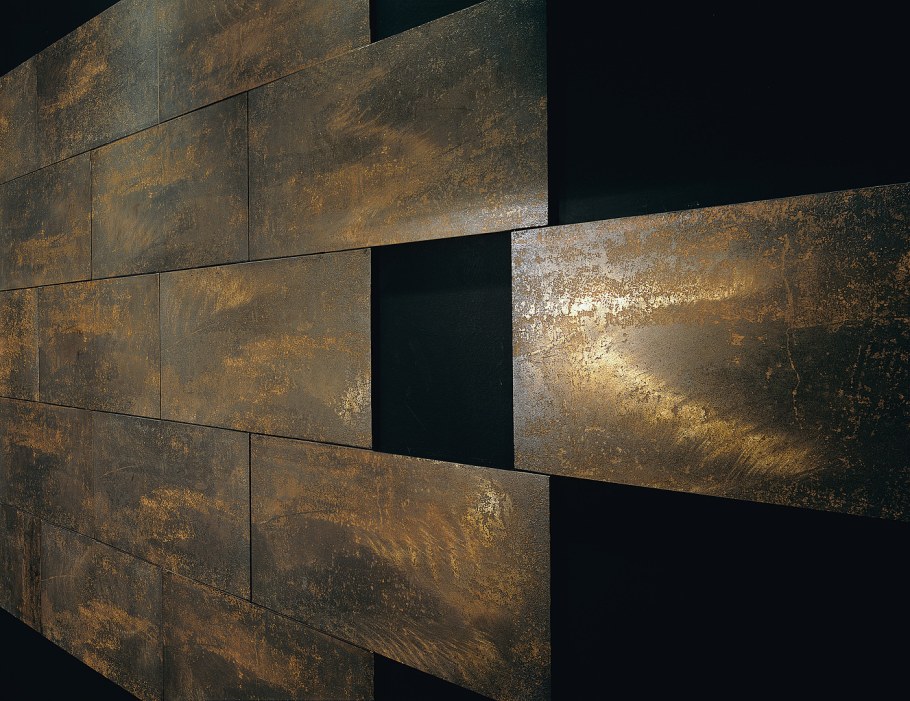 Крупноформатный керамогранит под металл