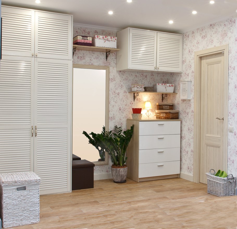 Коридор из Леруа Мерлен в интерьере