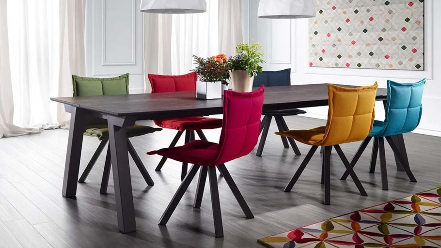 Стулья для обеденной зоны