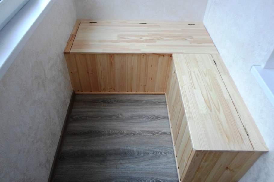 Ящик на балкон с сиденьем