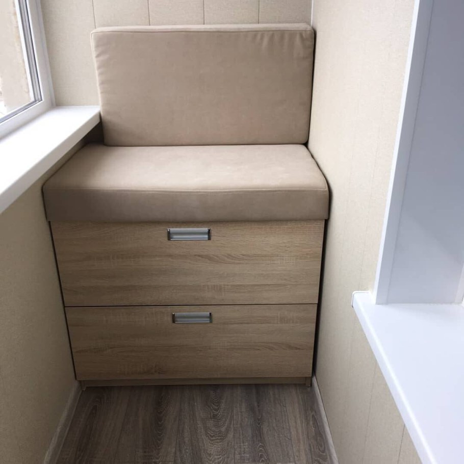 Ящик на балкон с сиденьем