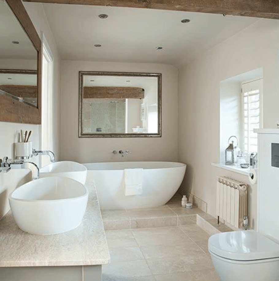 Санузел с окном в частном доме