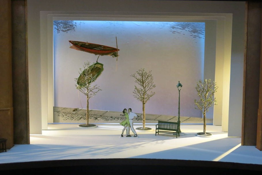 Сценография Боба Кроули