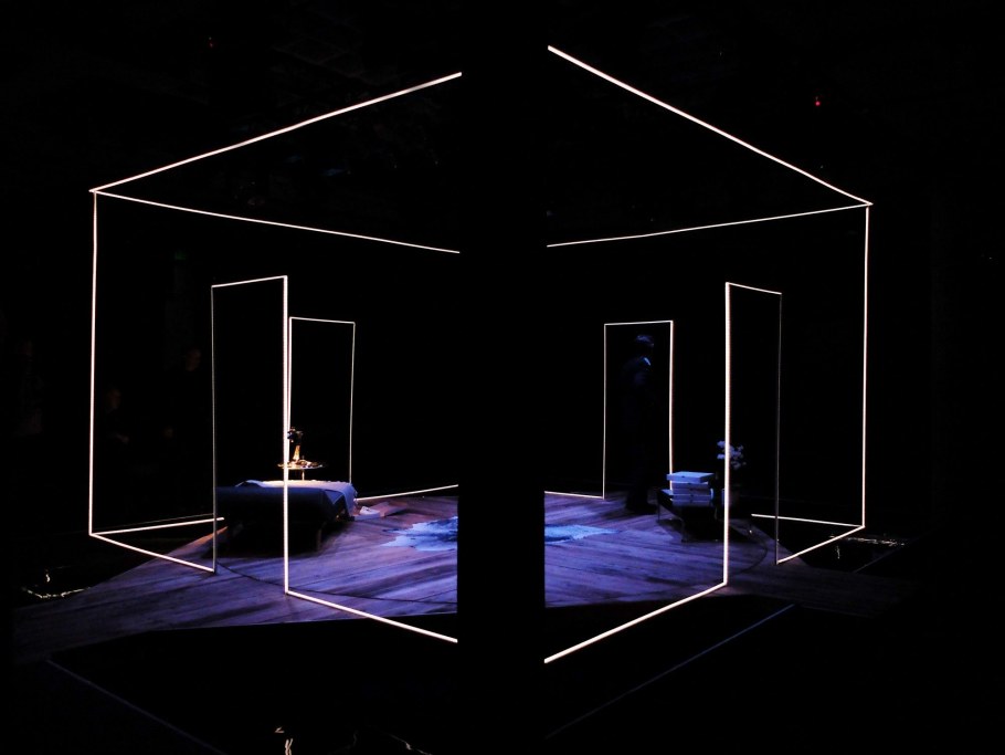 Световые декорации в театре