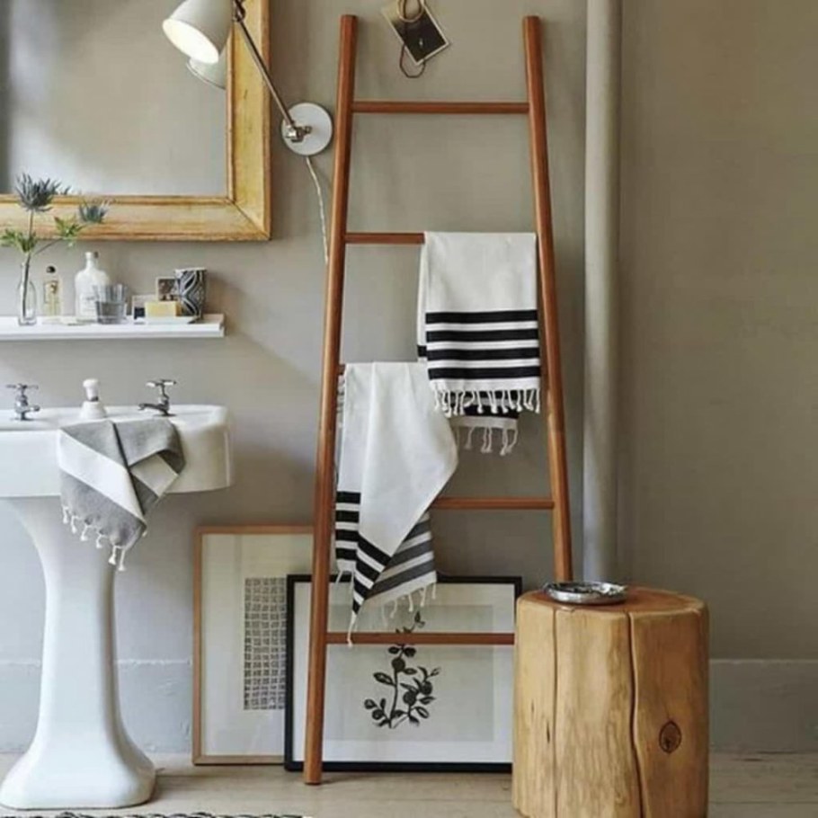 Лесенка для полотенец в ванную