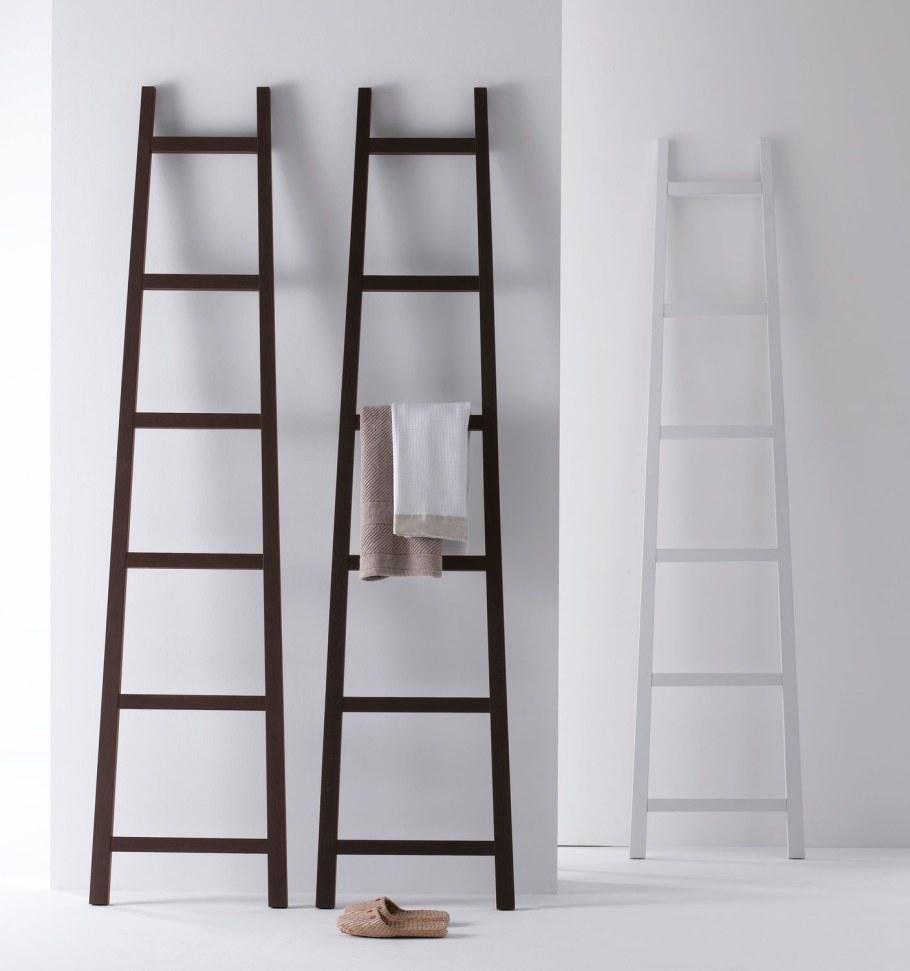 Вешалка в виде лесенки