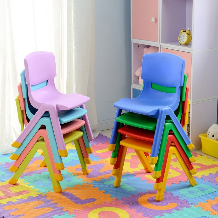 Детские стулья разноцветные пластиковые