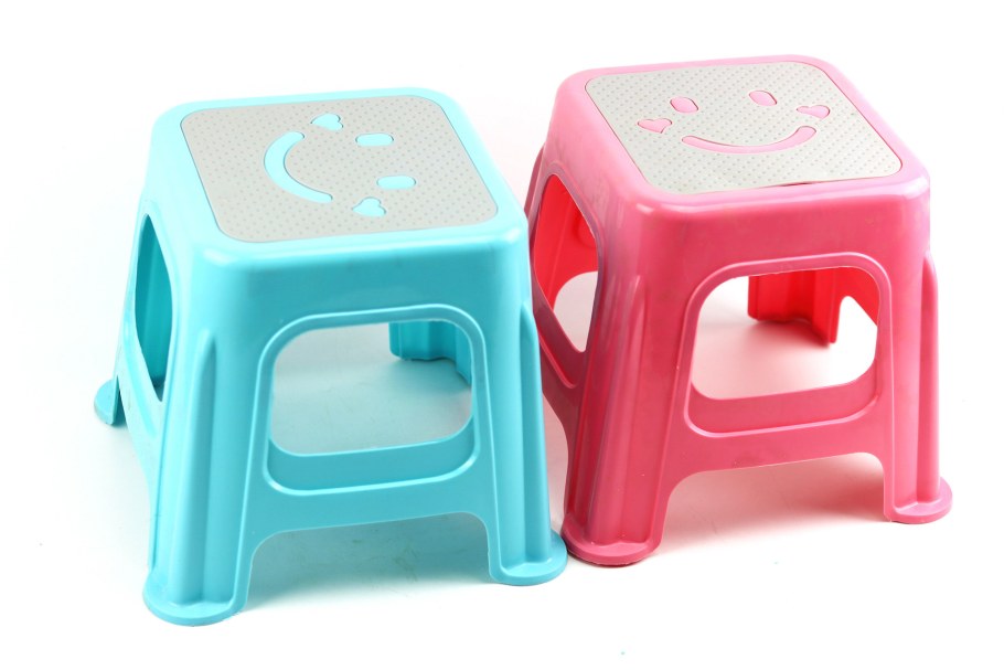 Стульчики детские пластиковые