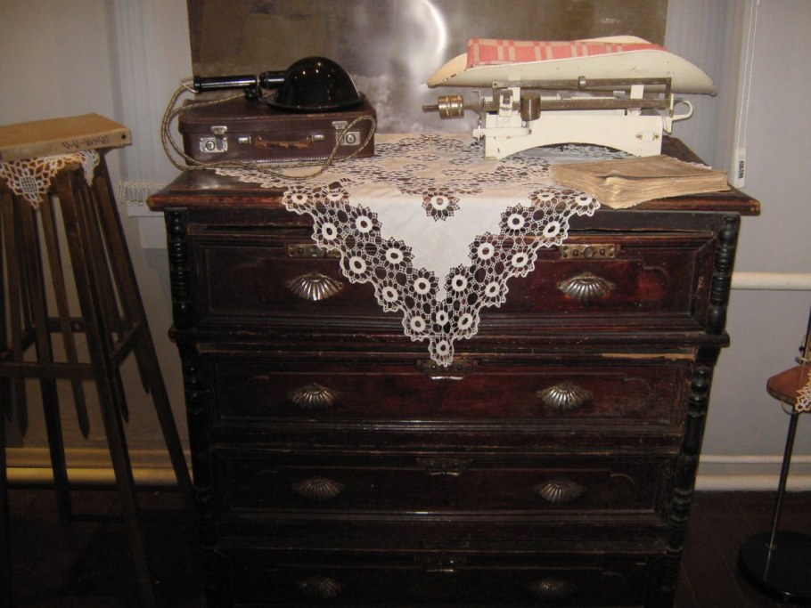 Старинный Бабушкин комод