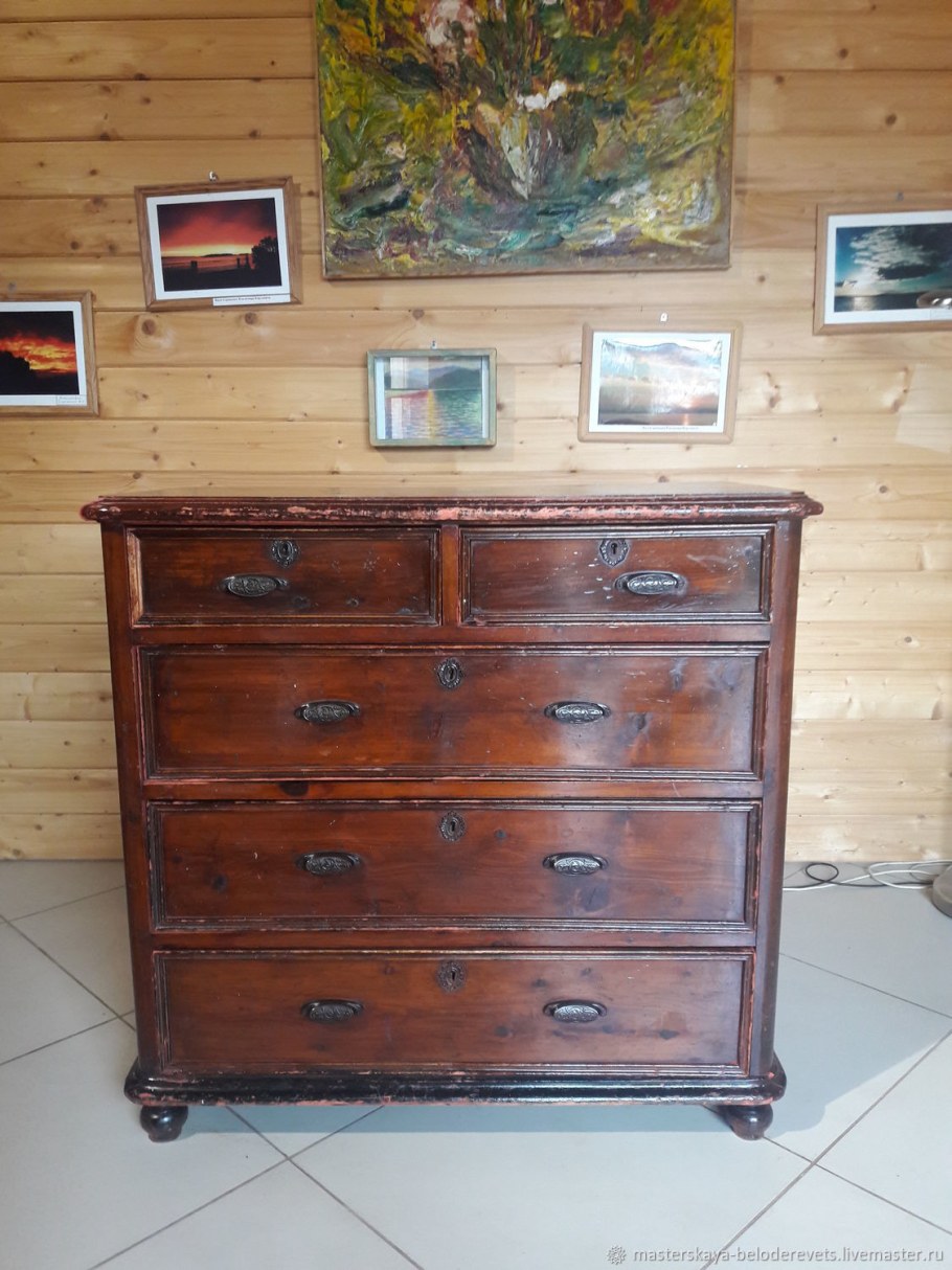 Старинный комод